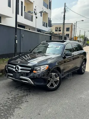 2017 Mercedes-Benz GLC300 4Matic Black