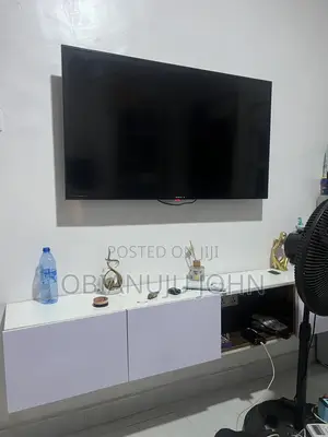 MAXI 50" Smart TV - Aikace-aikacen Ba Su Aiki