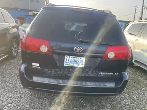 Toyota Sienna 2006 Shuɗi