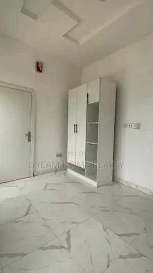 4-Bedroom Duplex don haya a Ikota Villa Estate