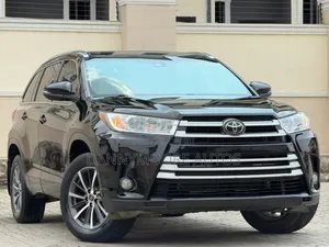 2018 Toyota Highlander XLE 4x2 V6 Black