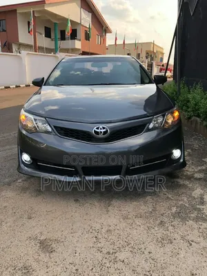 2014 Toyota Camry XLE Sedan - Grey