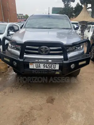 Toyota Hilux Revo Double Cab 2.4 Diesel AWD 2016 Gray