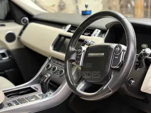 Land Rover Range Rover Sport HSE 4x4 (3.0L) 2016 Black
