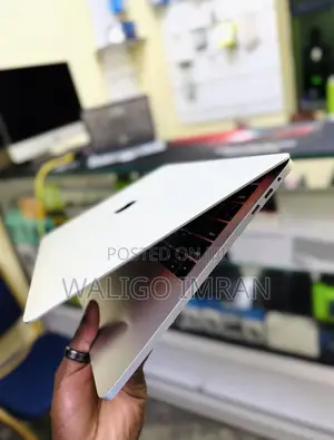 Apple MacBook Pro 2017 13.3" 8GB RAM 512GB SSD