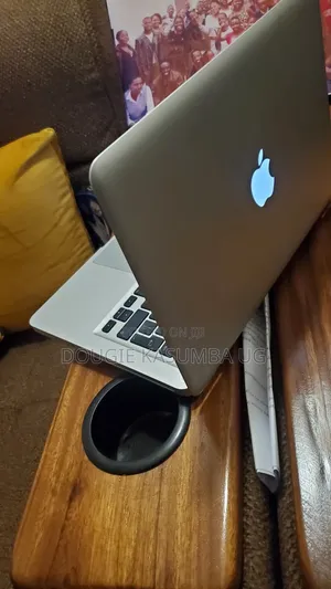 Apple MacBook 2011 Laptop