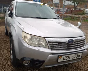 Subaru Forester 2010 Silver