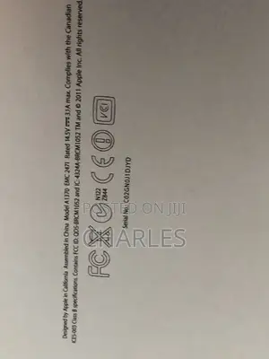 Apple MacBook Air 11-inch (Mid-2011)