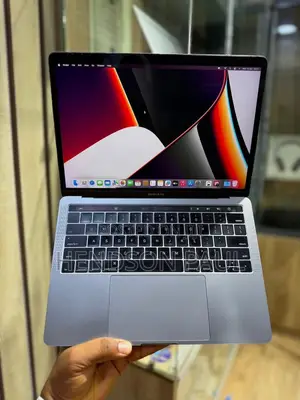 Apple MacBook Pro 2017 16GB RAM, Intel Core i7, 256GB SSD