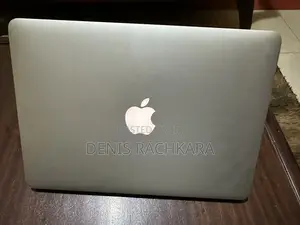 Apple MacBook 2015 Laptop - 8GB RAM, 256GB SSD