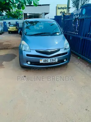 Toyota Ractis 1.5 FWD 2010