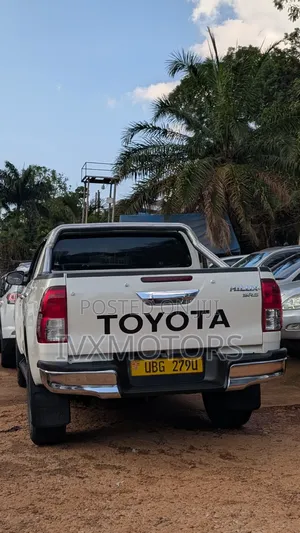 Toyota Hilux Revo Double Cab 2018 Diesel 2.8 RWD White
